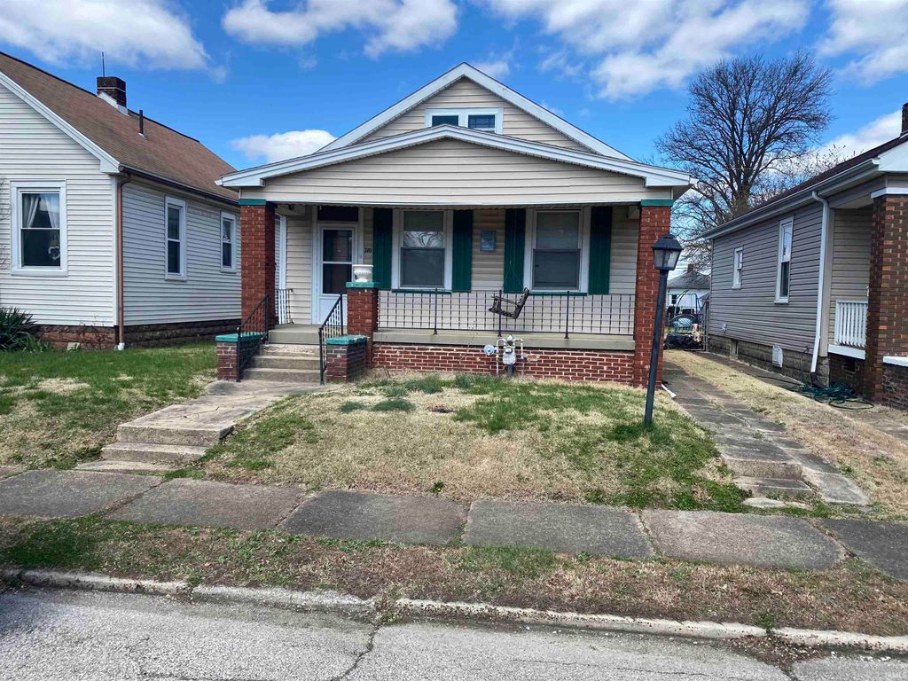 Photo of 710 Reis Avenue, Evansville, IN 47711 (MLS # 202608826)