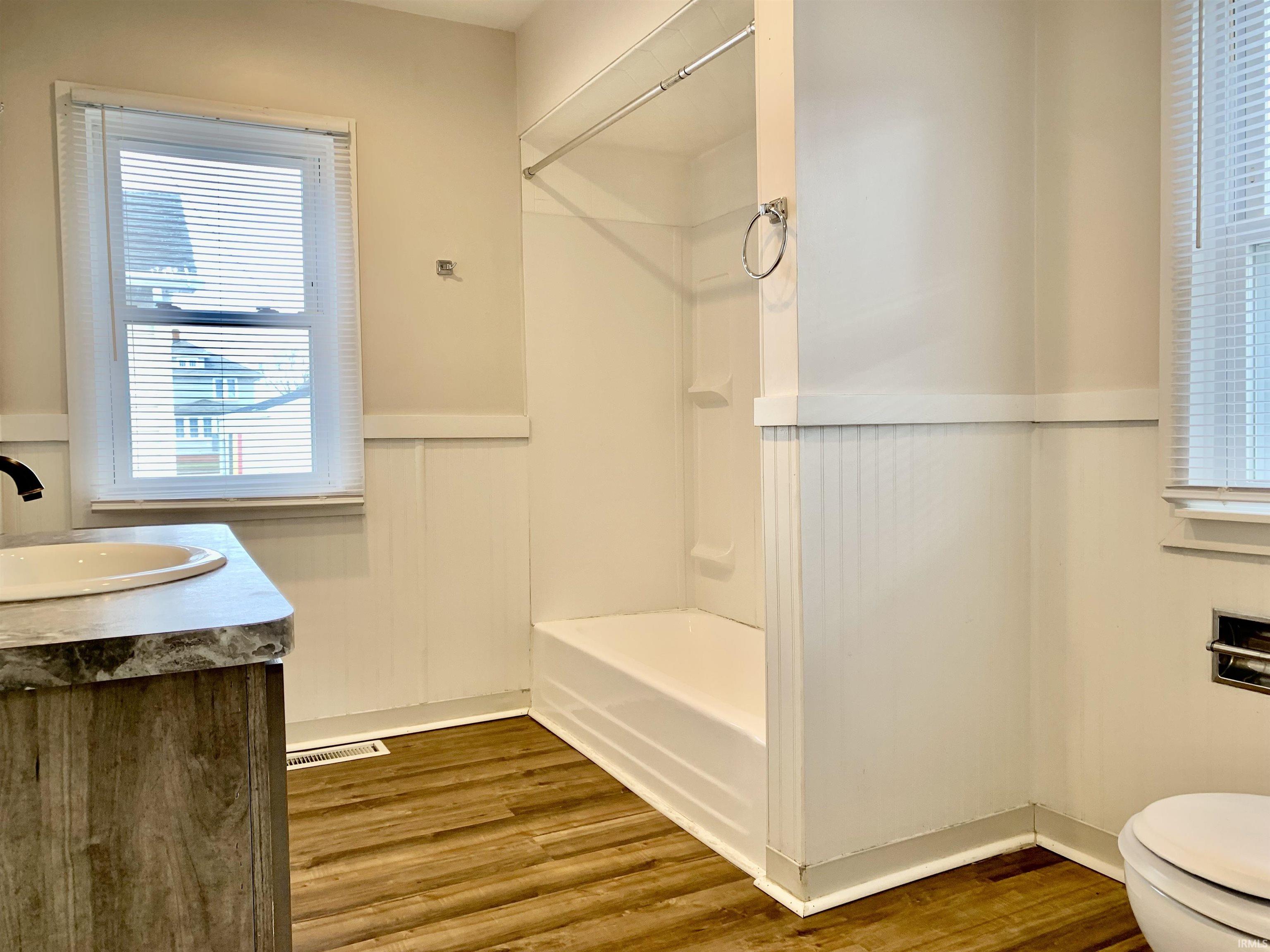 Mishawaka, Indiana 46544, United States, 3 Bedrooms Bedrooms, ,1 BathroomBathrooms,Residential,Active,3523