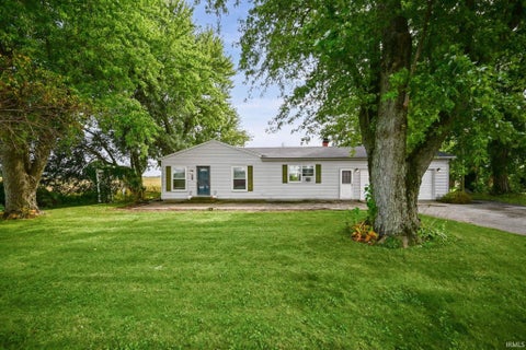 Photo of 1323 W State Rd 26, Rossville, IN 46065 (MLS # 202639196)