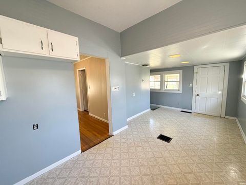 Tiny photo for 1312 E Vaile Avenue, Kokomo, IN 46901 (MLS # 202543288)