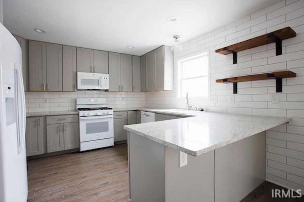 Photo of 1222 S Donington Court, Bloomington, IN 47401 (MLS # 202607563)