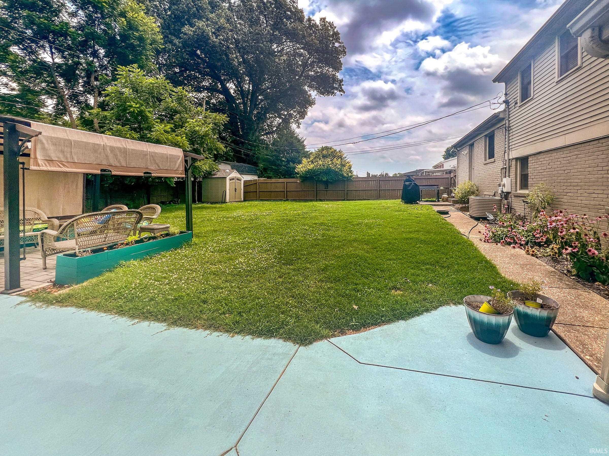 Evansville, Indiana 47715, United States, 3 Bedrooms Bedrooms, ,3 BathroomsBathrooms,Residential,Pending,26834