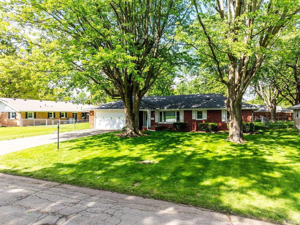 Photo of 3905 N Lanewood Drive, Muncie, IN 47304 (MLS # 202617973)