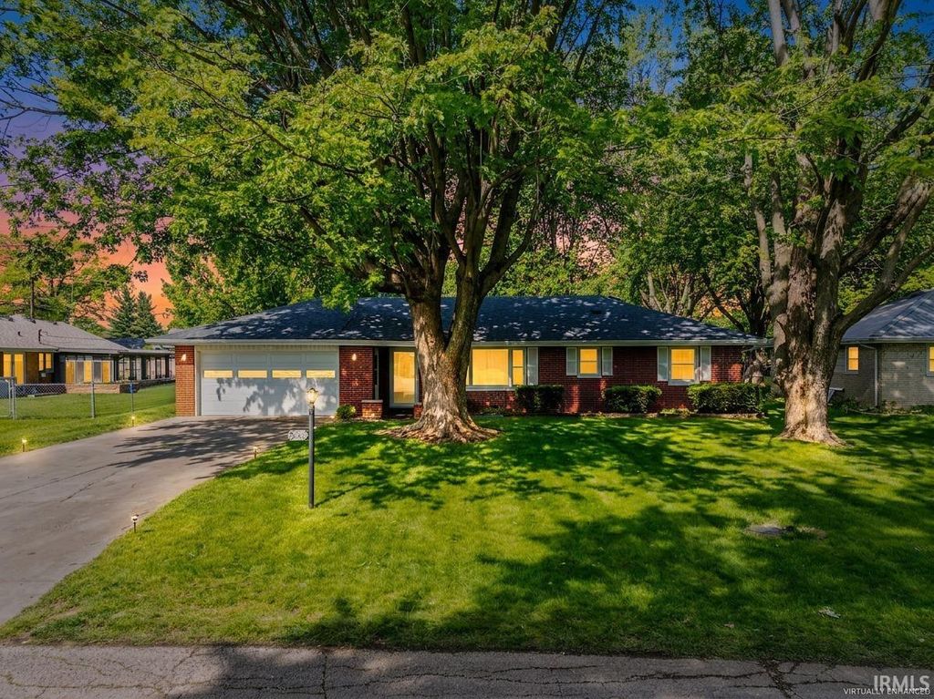 Photo of 3905 N Lanewood Drive, Muncie, IN 47304 (MLS # 202617973)