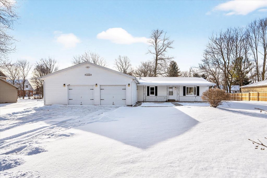 Photo of 105 E North Street, Rossville, IN 46065 (MLS # 202549023)