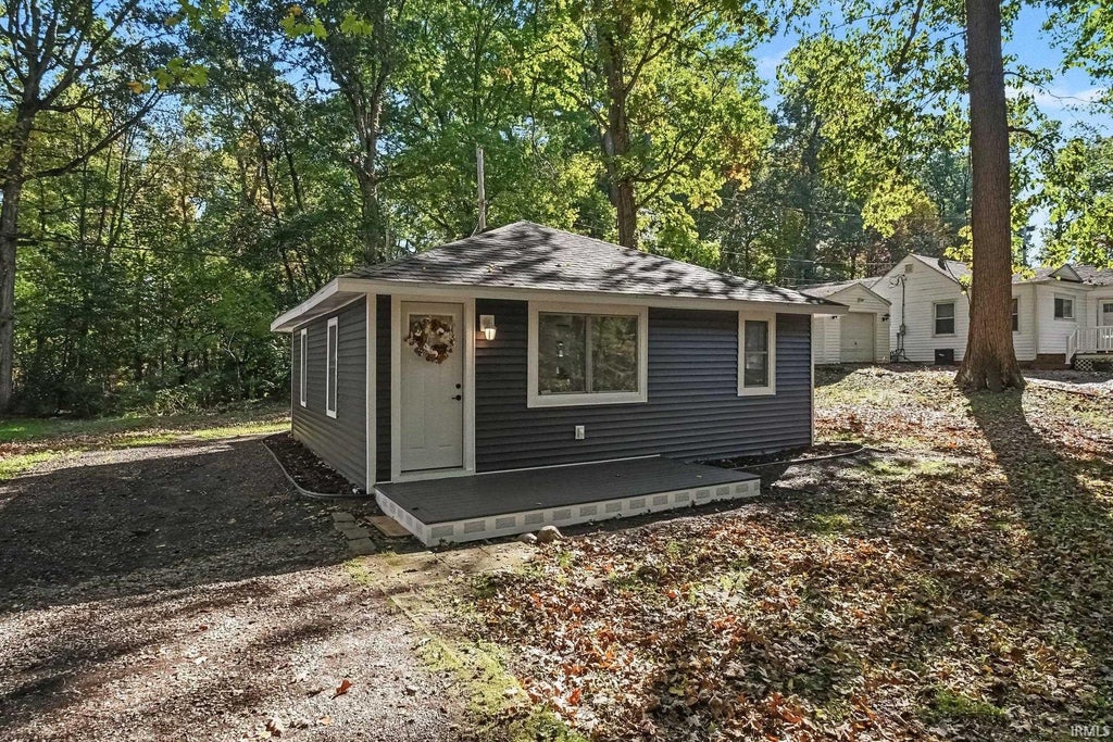 Photo of 54476 Avalon Drive, South Bend, IN 46628 (MLS # 202643487)