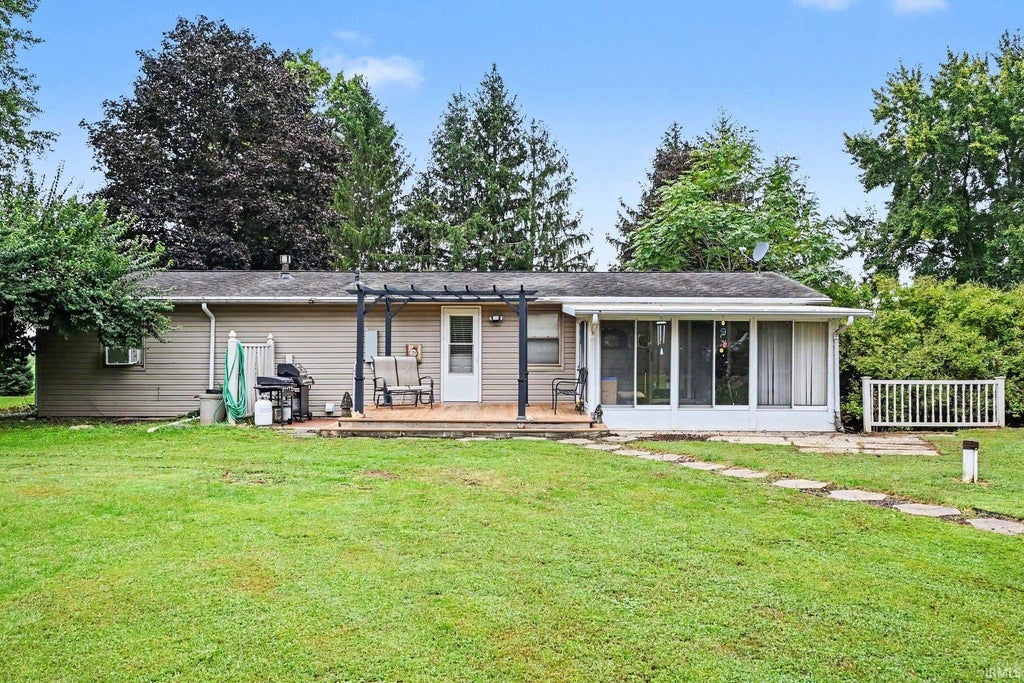 Photo of 10600 N 250 Road, Milford, IN 46542 (MLS # 202639570)