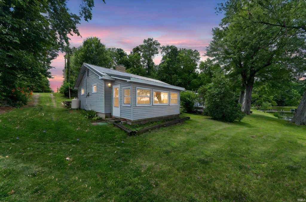 Photo of 5484 W. Sycamore Hill Lane, Silver Lake, IN 46982 (MLS # 202630270)