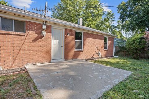 Tiny photo for 2103 W JEFFERSON Street, Kokomo, IN 46901 (MLS # 202534540)