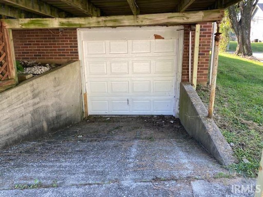 Photo of 1408 E Main Street, Petersburg, IN 47567 (MLS # 202541756)