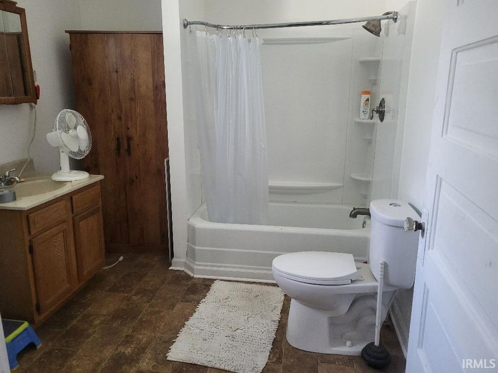 Photo of 703 W 5th Street, Marion, IN 46953 (MLS # 202536520)