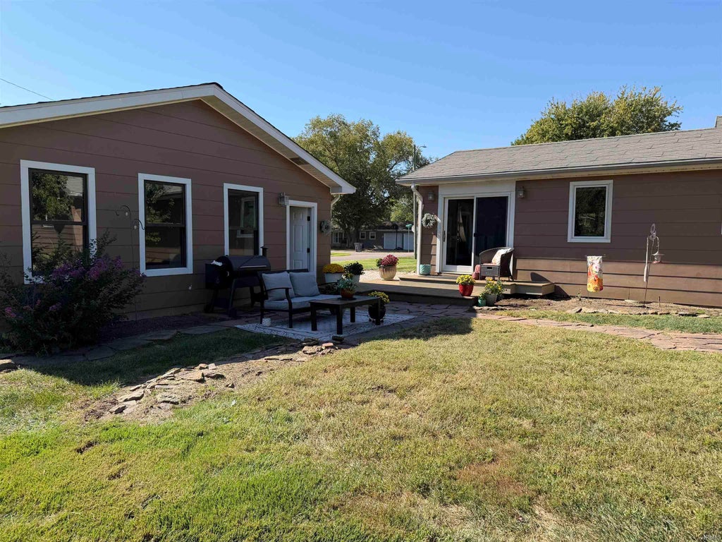 Photo of 303 Eastgate Dr Eastgate Drive Street, Vincennes, IN 47591 (MLS # 202641643)