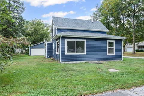 Tiny photo for 1031 N Agnew Street, Winamac, IN 46996 (MLS # 202538727)