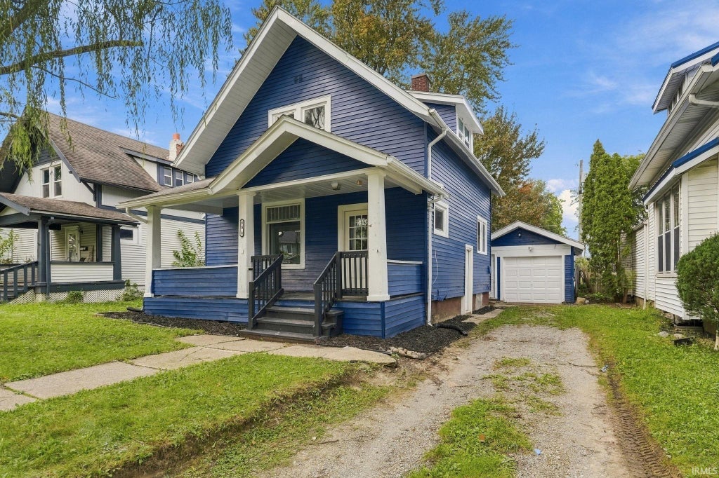 Photo of 808 Greenlawn Avenue, Fort Wayne, IN 46808 (MLS # 202640228)