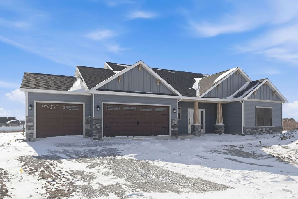 Photo of 4877 Silverstone Passage, Fort Wayne, IN 46818 (MLS # 202602946)