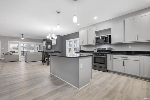 Tiny photo for 3331 Blarney Drive, South Bend, IN 46628 (MLS # 202605643)