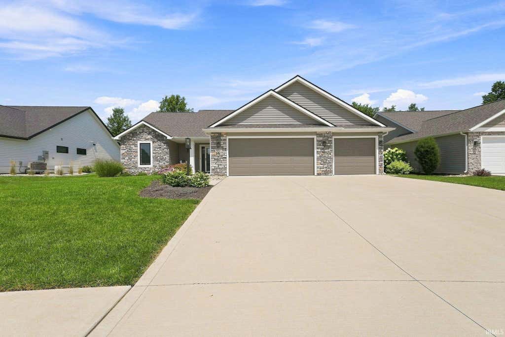 Photo of 8757 Raceborg Place, Fort Wayne, IN 46835 (MLS # 202631984)