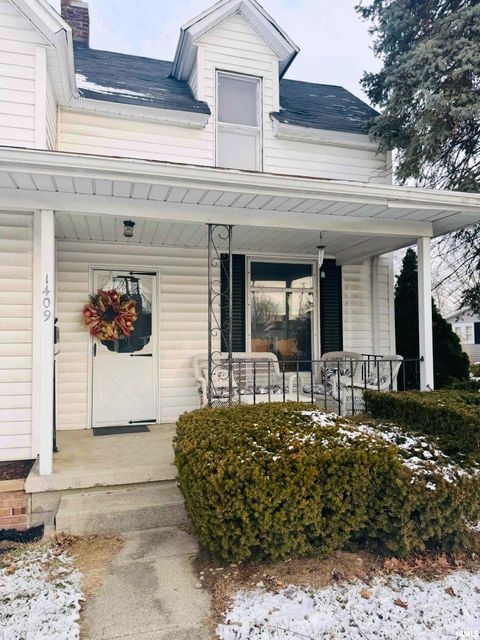 Tiny photo for 1409 E Center Street, Warsaw, IN 46580 (MLS # 202601159)