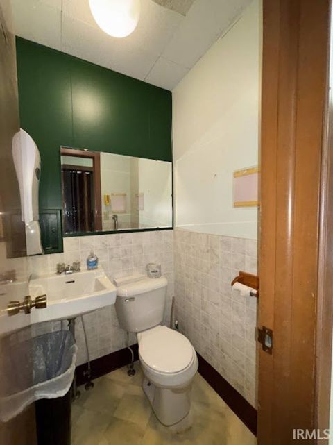 Tiny photo for 605 E 7th Street, Burlington, IN 46915 (MLS # 202611061)