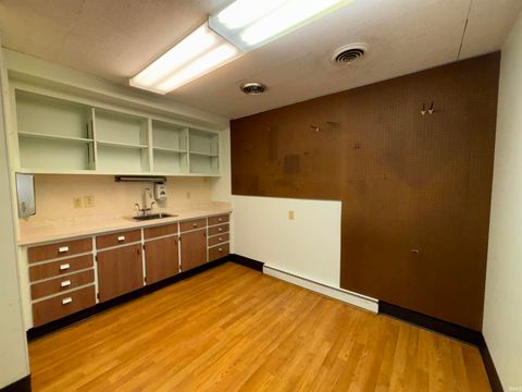 Tiny photo for 605 E 7th Street, Burlington, IN 46915 (MLS # 202611061)