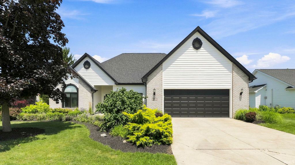 Photo of 7730 Buttermore Court, Fort Wayne, IN 46804 (MLS # 202628036)