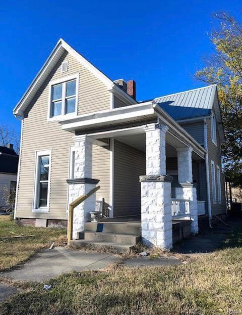 Photo of 1407 Fountain Avenue, Evansville, IN 47710 (MLS # 202627978)