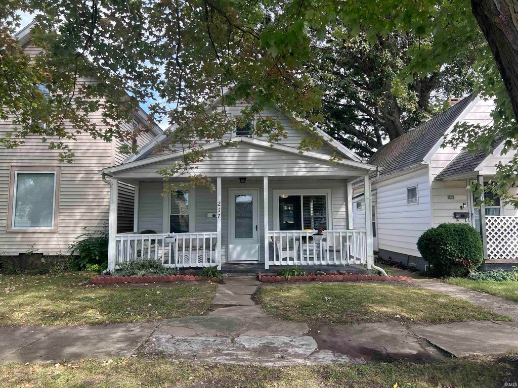 Photo of 217 S Johnson Street, Garrett, IN 46738 (MLS # 202536001)