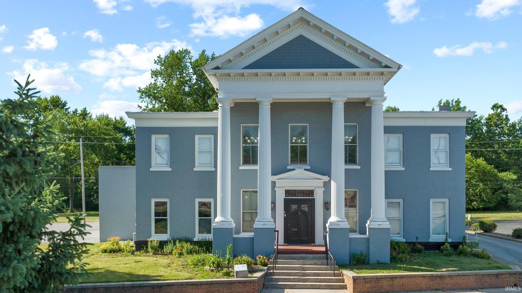 Photo of 616 W Superior Street, Fort Wayne, IN 46802 (MLS # 202633744)