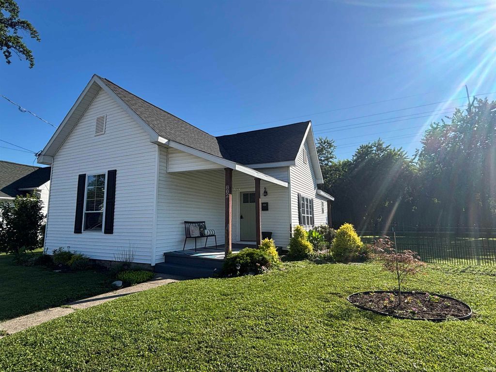 Photo of 882 Emison Avenue, Vincennes, IN 47591 (MLS # 202624971)