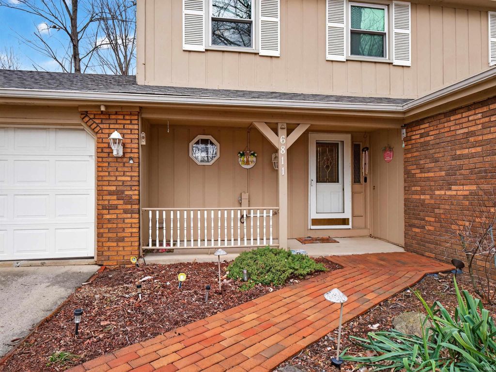 Photo of 6811 Shadowbrook Cove, Fort Wayne, IN 46835 (MLS # 202605877)