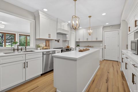 Tiny photo for 918 N HAWTHORNE Road, Marion, IN 46952 (MLS # 202614789)