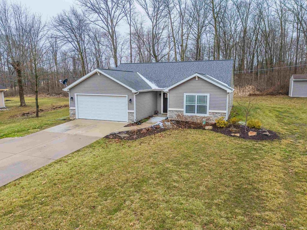 Photo of 1711 Glen Elm Drive, Fort Wayne, IN 46825 (MLS # 202608806)