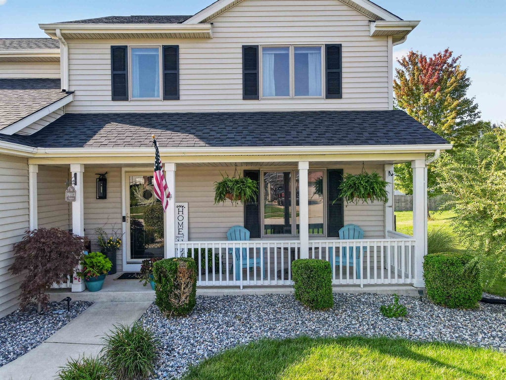 Photo of 1029 Island Brooks Lane, Fort Wayne, IN 46845 (MLS # 202636530)