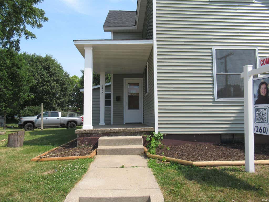 Photo of 719 Dowling Street, Kendallville, IN 46755 (MLS # 202630906)