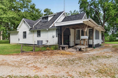 Photo of 586 N 800 W 27, Converse, IN 46919 (MLS # 202636897)
