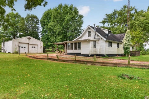 Tiny photo for 586 N 800 W 27, Converse, IN 46919 (MLS # 202636897)
