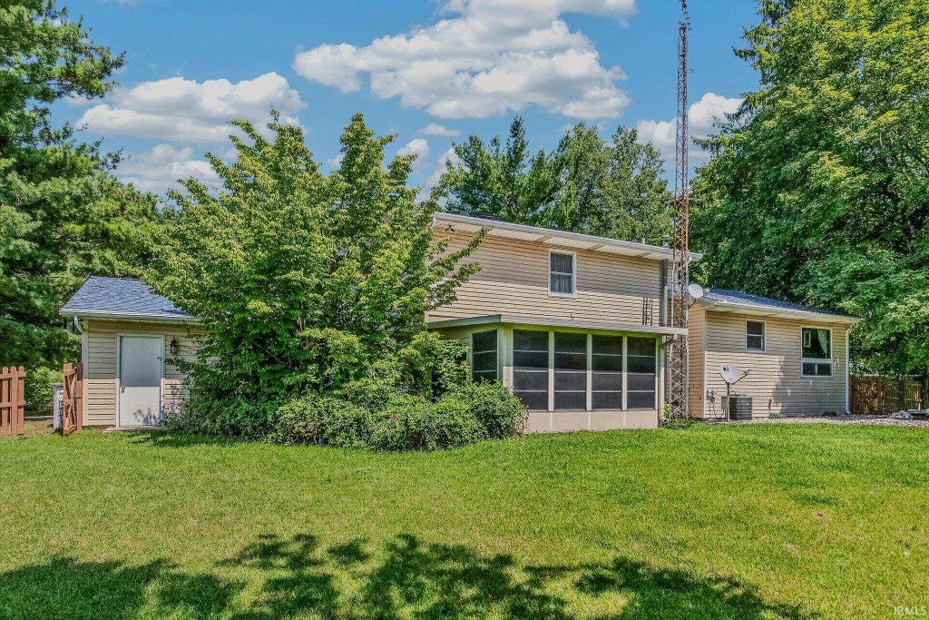 Photo of 0530 W 600 N, Howe, IN 46746 (MLS # 202641671)