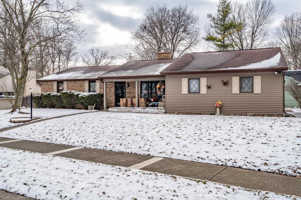 Photo of 3528 Geddes Court, Fort Wayne, IN 46816 (MLS # 202606167)