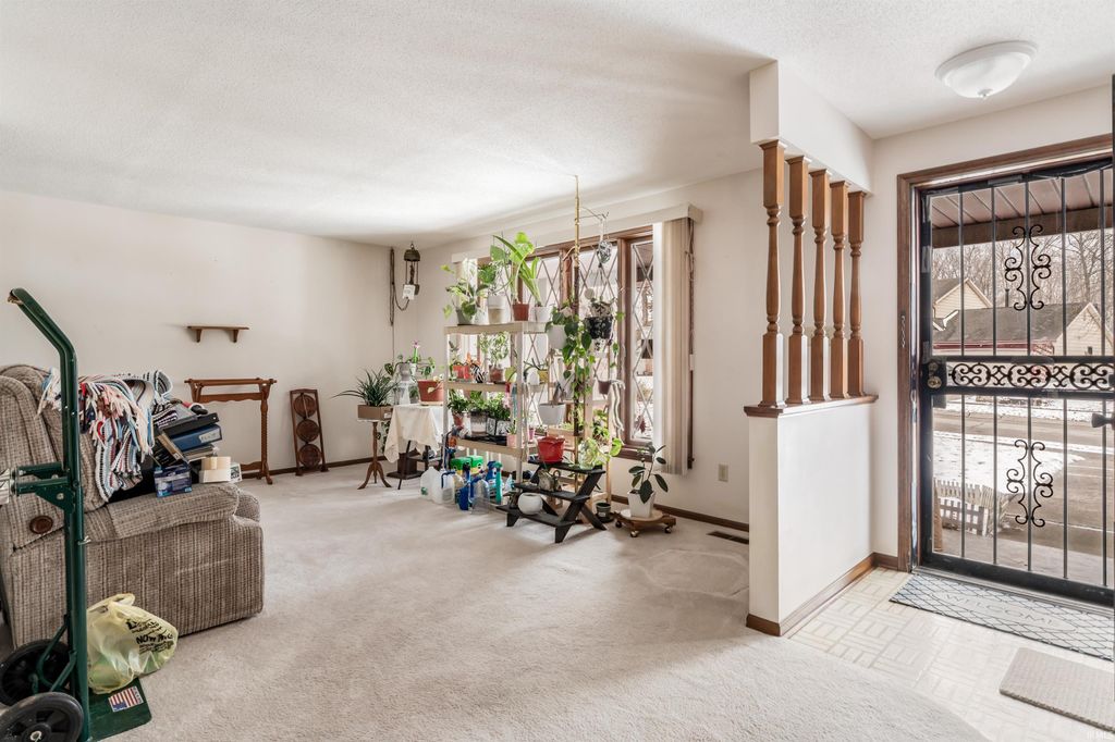 Photo of 3528 Geddes Court, Fort Wayne, IN 46816 (MLS # 202606167)