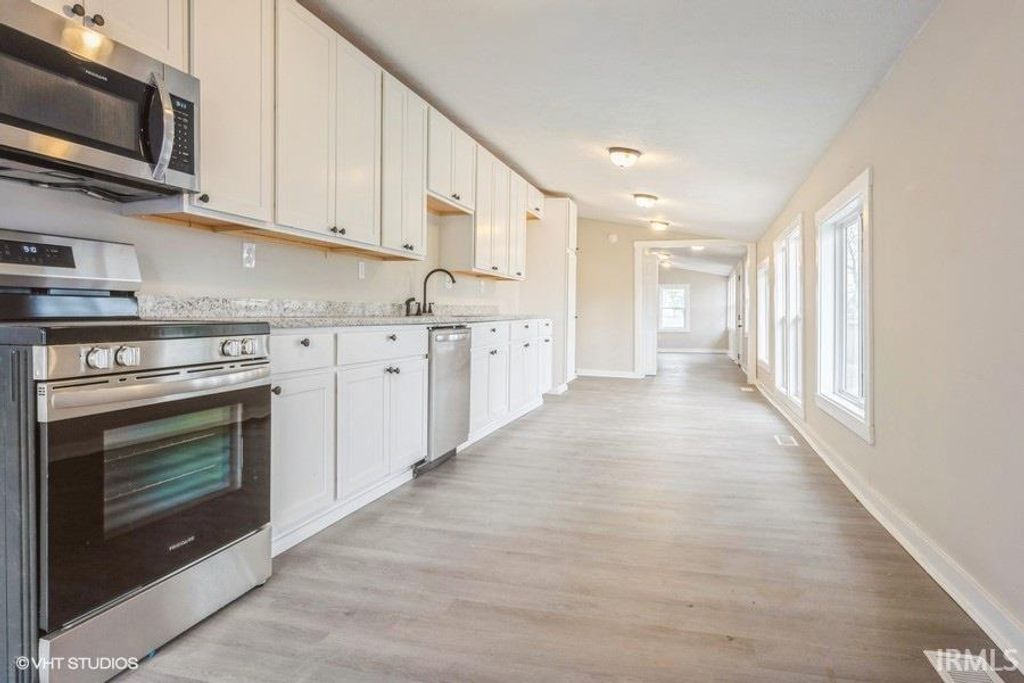 Photo of 5124 N Point Park Court, Monticello, IN 47960 (MLS # 202548648)