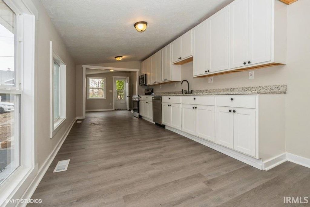 Photo of 5124 N Point Park Court, Monticello, IN 47960 (MLS # 202548648)