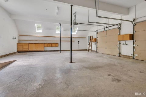Tiny photo for 5500 E Ariel Way, Bloomington, IN 47408 (MLS # 202638321)