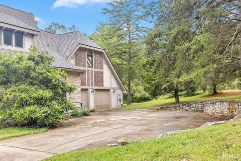 Tiny photo for 5500 E Ariel Way, Bloomington, IN 47408 (MLS # 202638321)