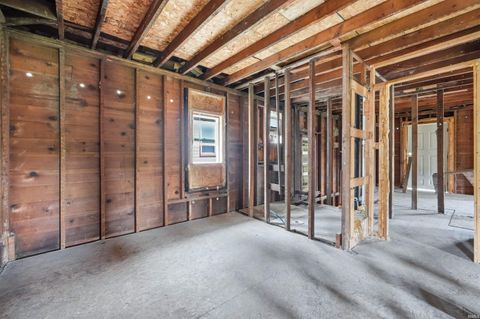 Tiny photo for 462 E Suttenfield Street, Fort Wayne, IN 46803 (MLS # 202618627)