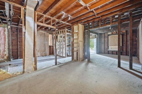 Tiny photo for 462 E Suttenfield Street, Fort Wayne, IN 46803 (MLS # 202618627)
