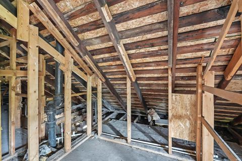 Tiny photo for 462 E Suttenfield Street, Fort Wayne, IN 46803 (MLS # 202618627)