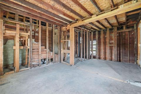 Tiny photo for 462 E Suttenfield Street, Fort Wayne, IN 46803 (MLS # 202618627)