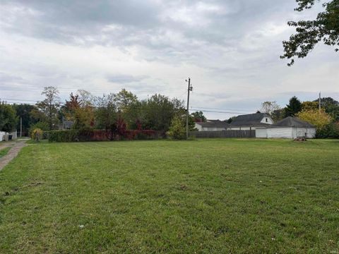 Photo of 1616 S Warren Street #98, South Bend, IN 46613 (MLS # 202542443)