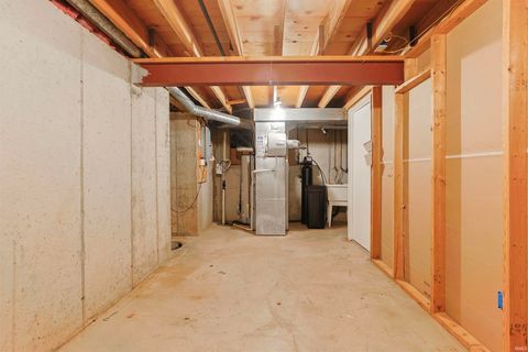 Tiny photo for 18375 Farm Lane, South Bend, IN 46637 (MLS # 202624764)