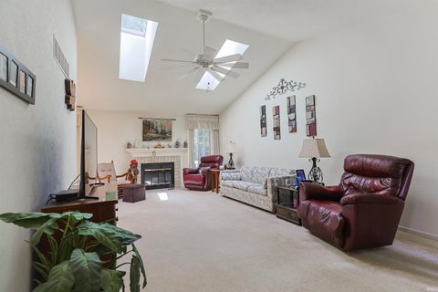Tiny photo for 18375 Farm Lane, South Bend, IN 46637 (MLS # 202624764)